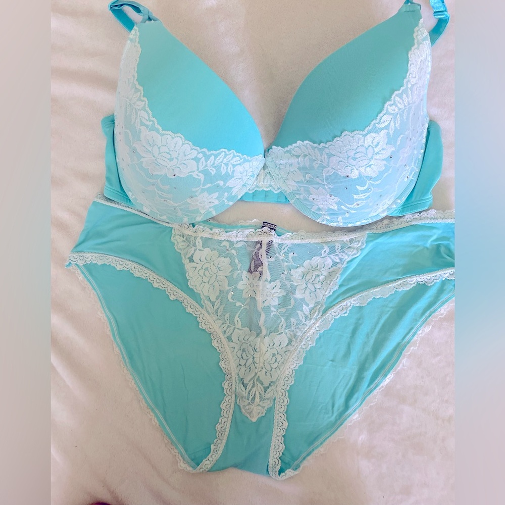 Smart & Sexy Push-up Bra & Panty Set - Size 42D bra, size 10 panty